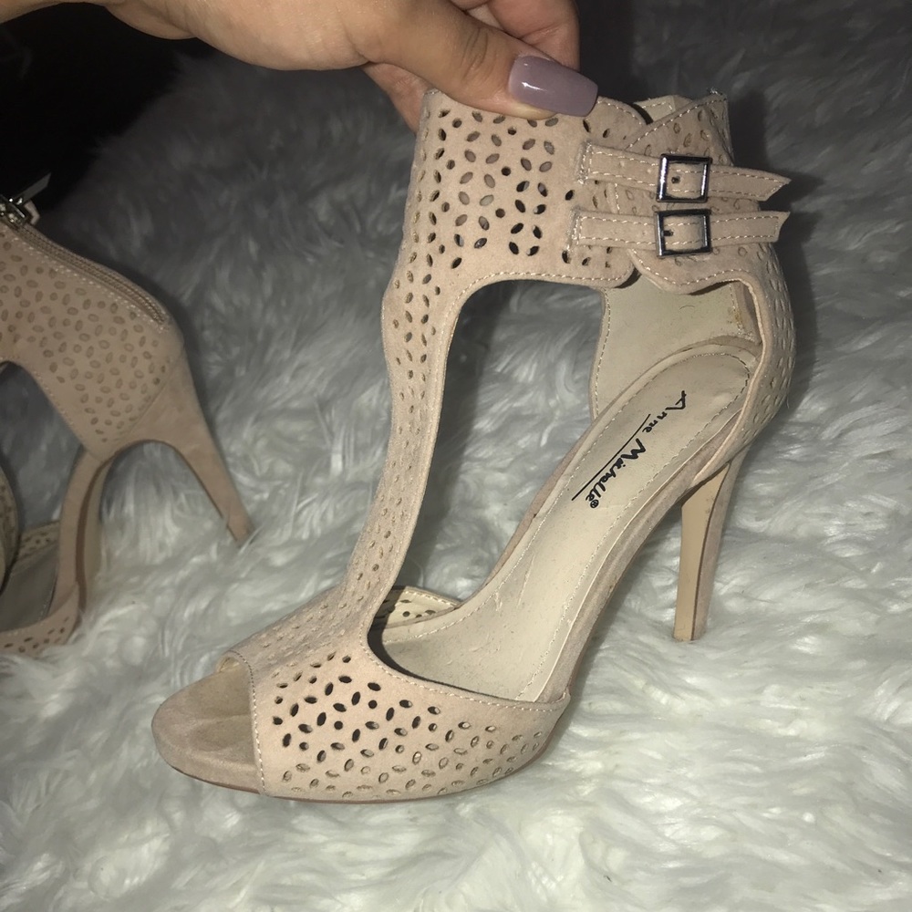 Beige heels